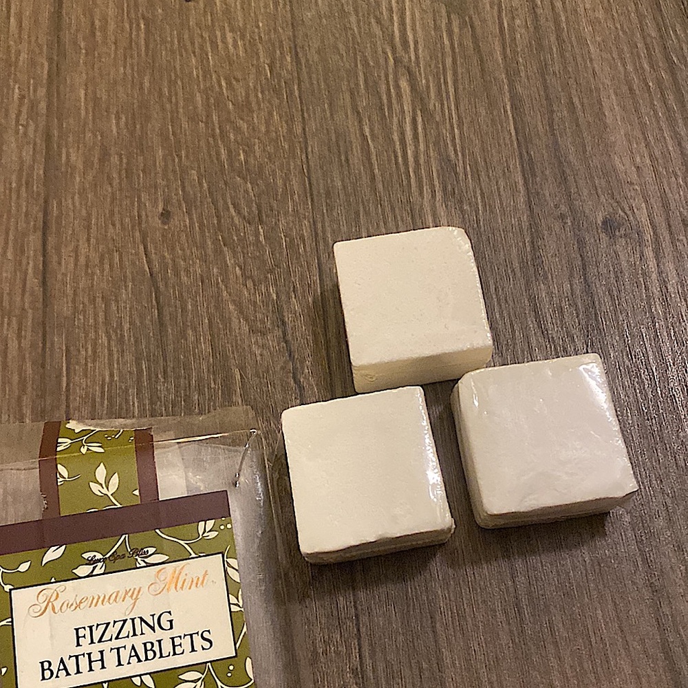 NEW • Set of 3 • Fizzing Bath Tablets • Rosemary Mint Scented 🤍 - Picture 1 of 3